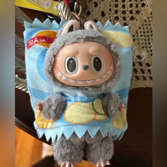 Shu Uemura Blue and Gray Plush Keychain “blue” - Picture 1 of 2